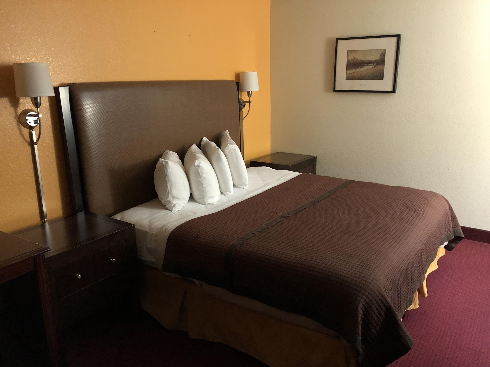 Magnuson Hotel Fort Wayne North - Coliseum Ngoại thất bức ảnh