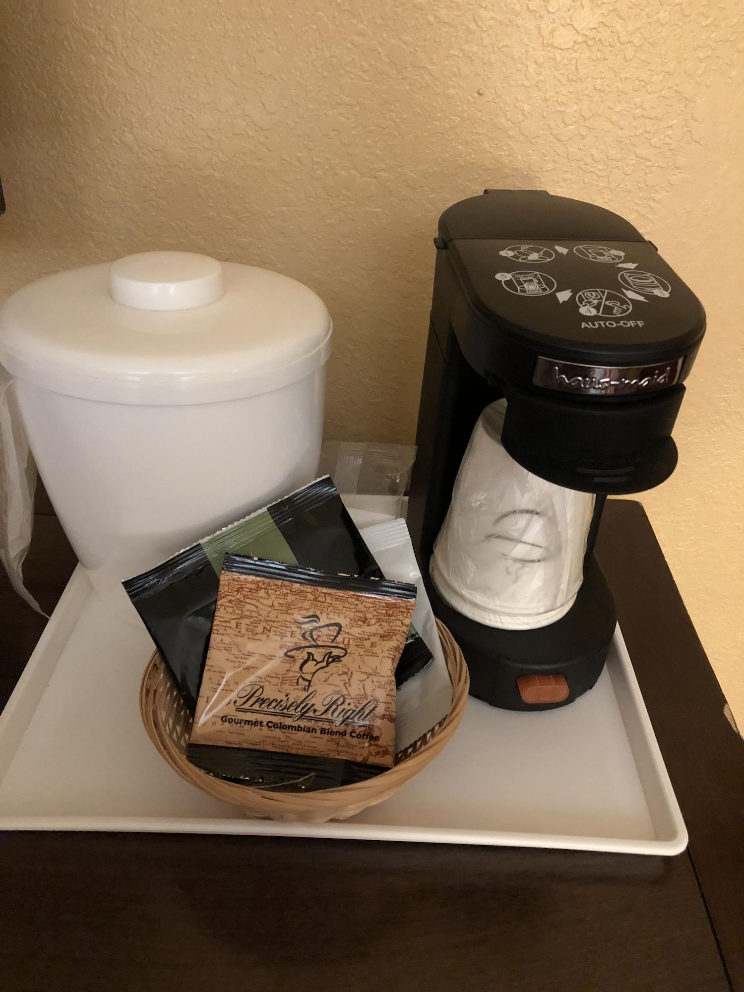 Magnuson Hotel Fort Wayne North - Coliseum Ngoại thất bức ảnh