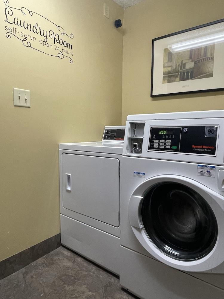 Magnuson Hotel Fort Wayne North - Coliseum Ngoại thất bức ảnh