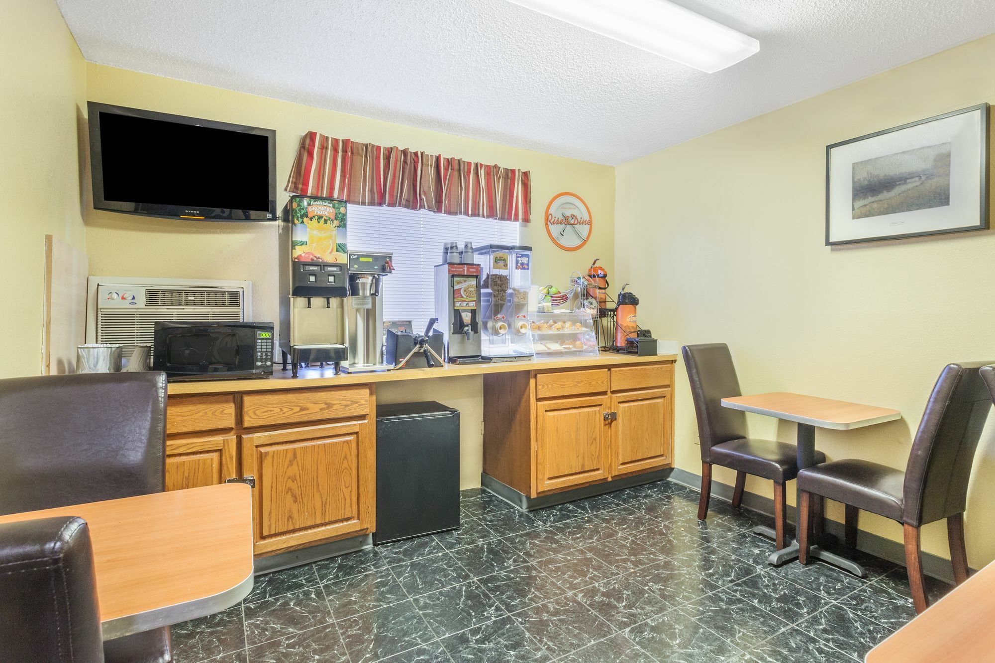 Magnuson Hotel Fort Wayne North - Coliseum Ngoại thất bức ảnh
