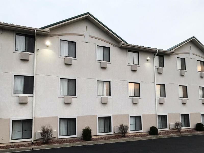 Magnuson Hotel Fort Wayne North - Coliseum Ngoại thất bức ảnh